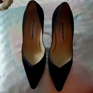 MINOLO BLAHNIK suede pumps